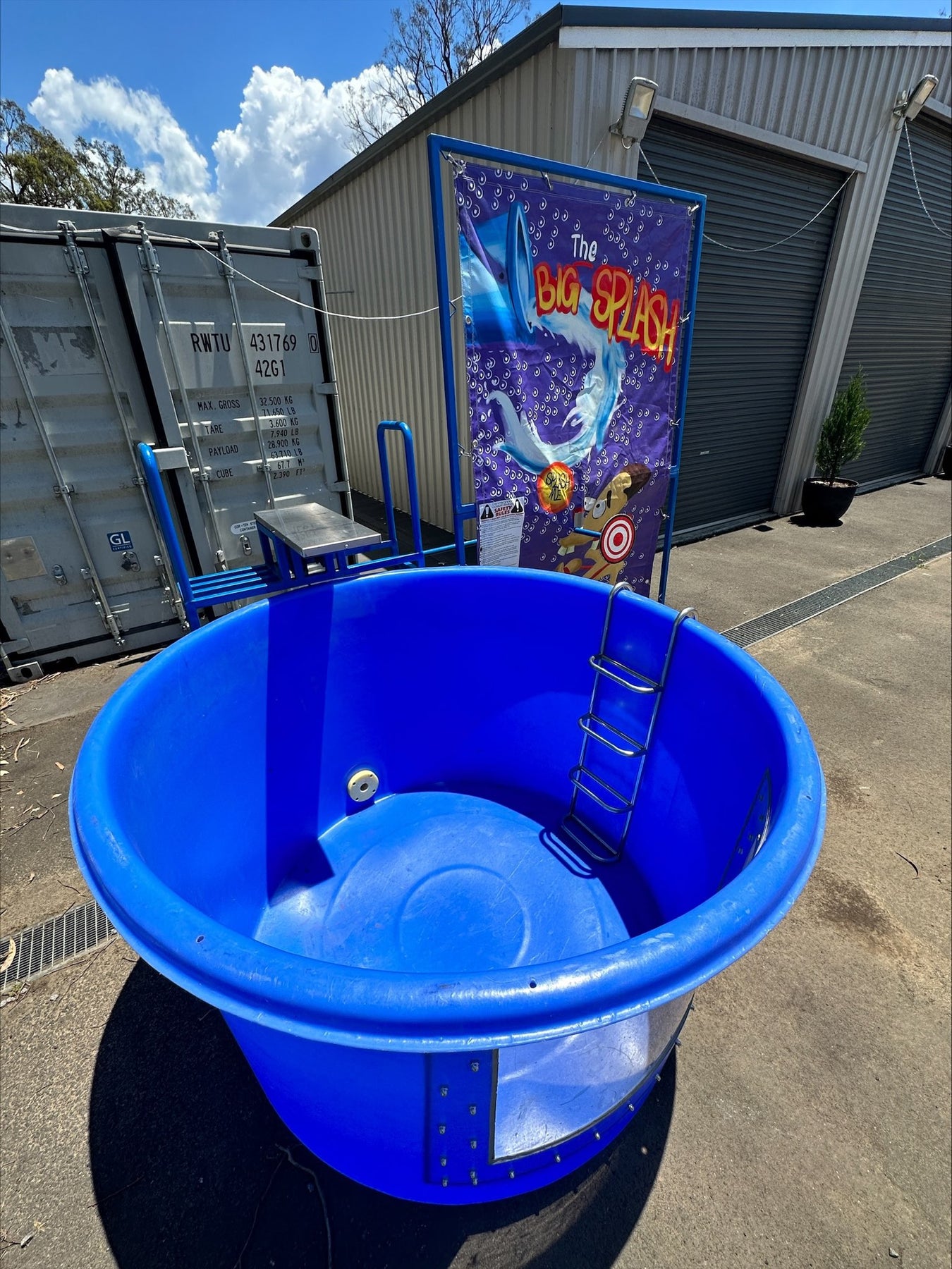 Plastic Dunks Dunk Tank Hire – Jumping Castle Hire Sydney